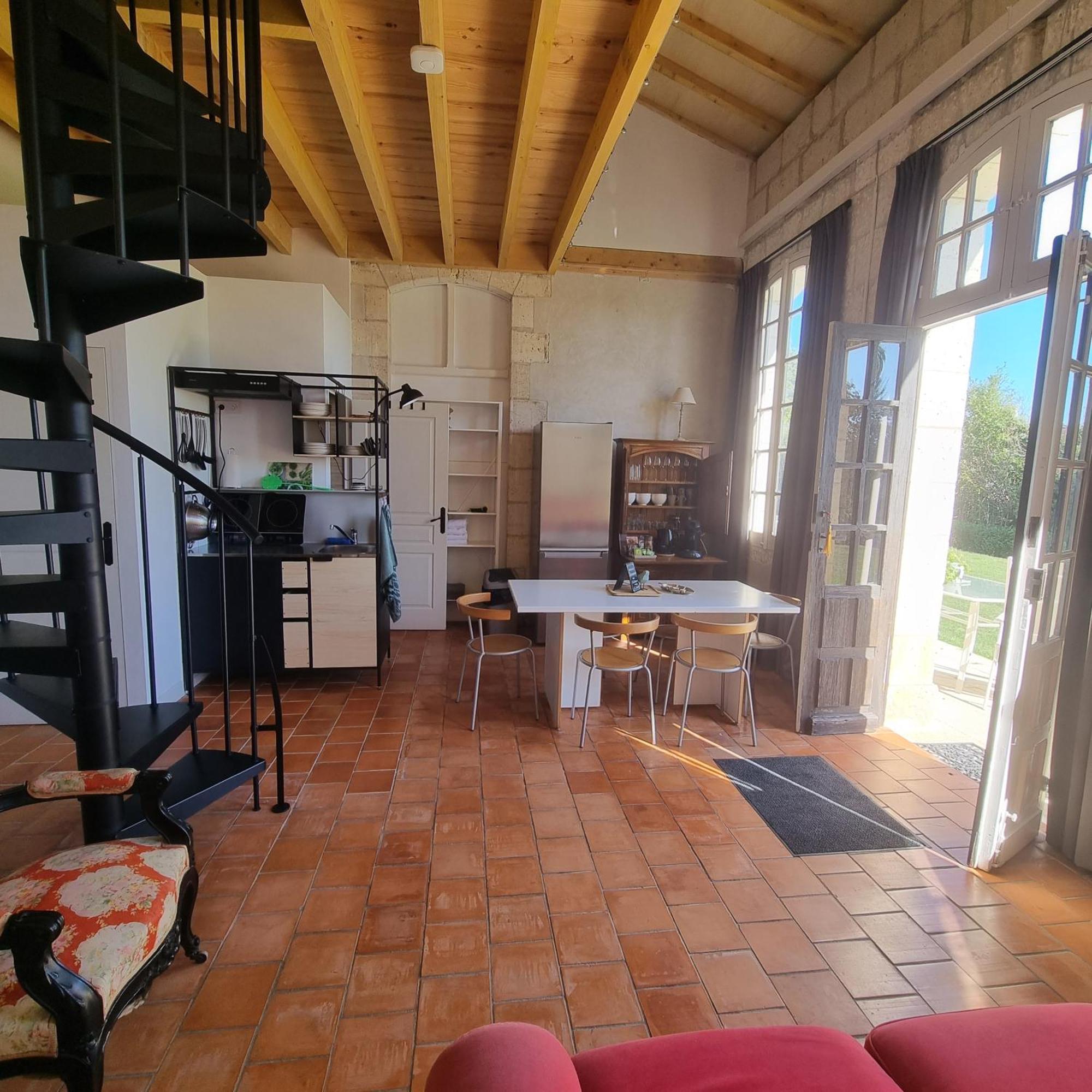 Chateau Neuf Le Desert Le Pizou Δωμάτιο φωτογραφία